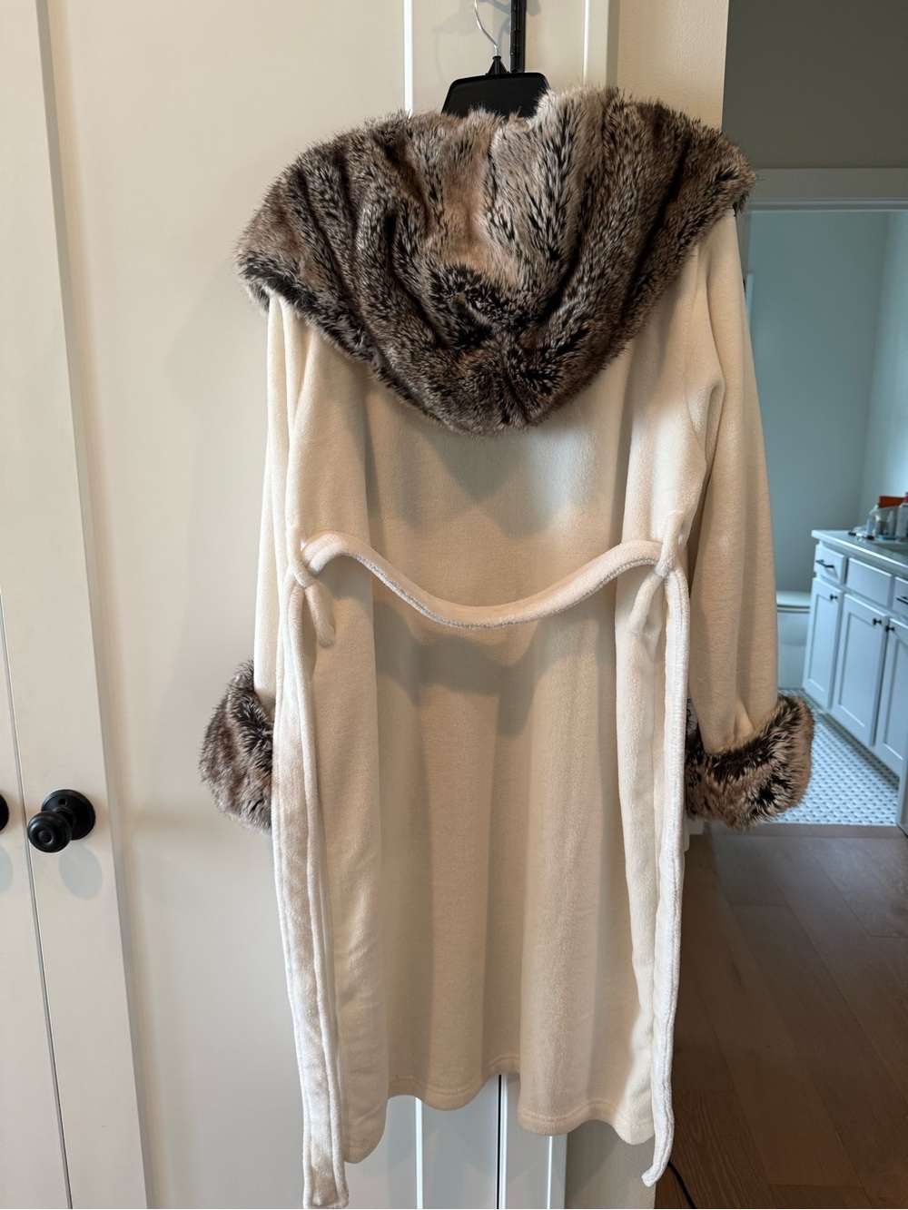 Pottery Barn Faux Fur Robe - Picture 4 of 8